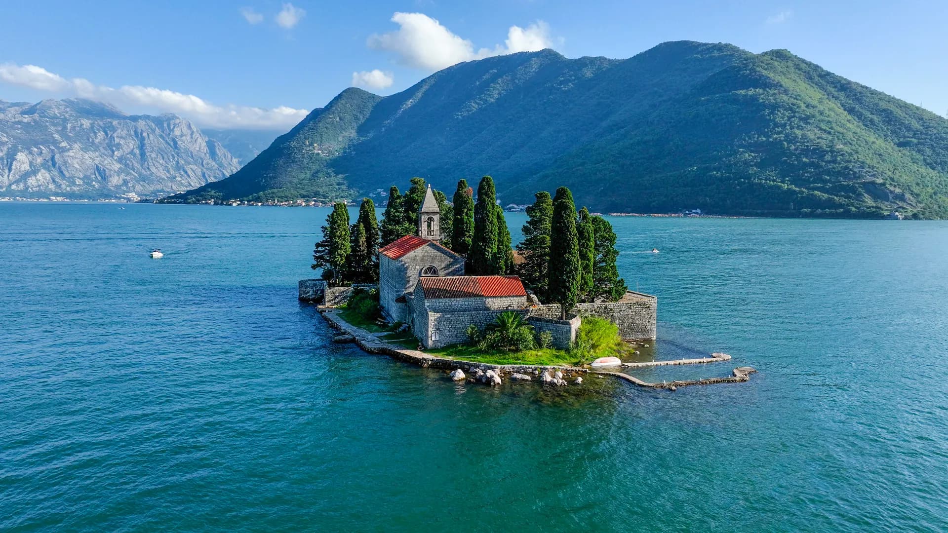 MONTENEGRO: ESSENTIAL SIGHTS